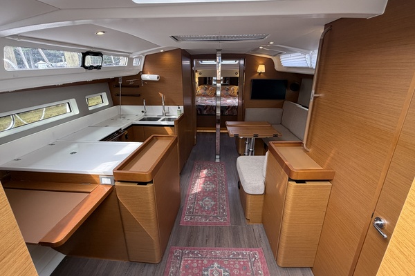 Cinnamon Girl 44ft Jeanneau Yacht For Sale