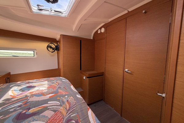 Cinnamon Girl 44ft Jeanneau Yacht For Sale