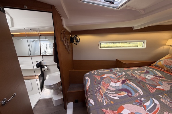 Cinnamon Girl 44ft Jeanneau Yacht For Sale