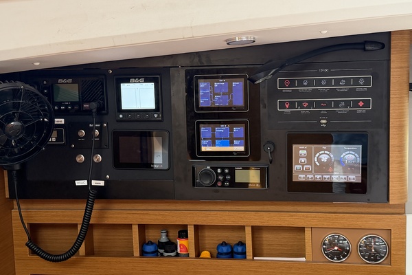 Cinnamon Girl 44ft Jeanneau Yacht For Sale