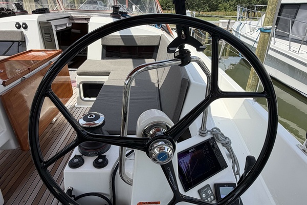 Cinnamon Girl 44ft Jeanneau Yacht For Sale
