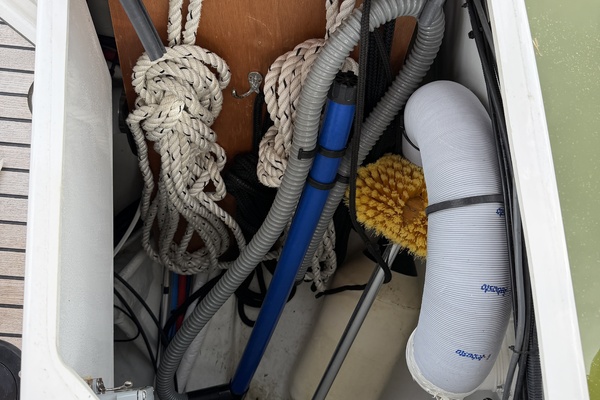 Cinnamon Girl 44ft Jeanneau Yacht For Sale