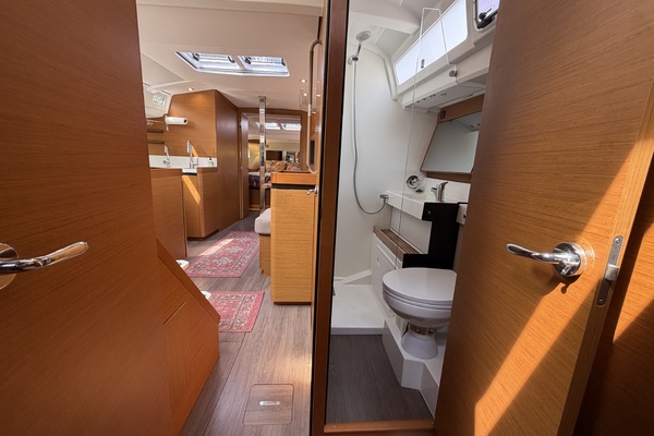 Cinnamon Girl 44ft Jeanneau Yacht For Sale