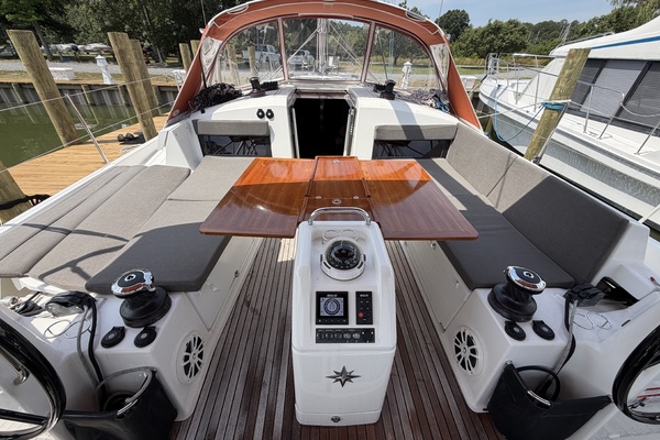 Cinnamon Girl 44ft Jeanneau Yacht For Sale