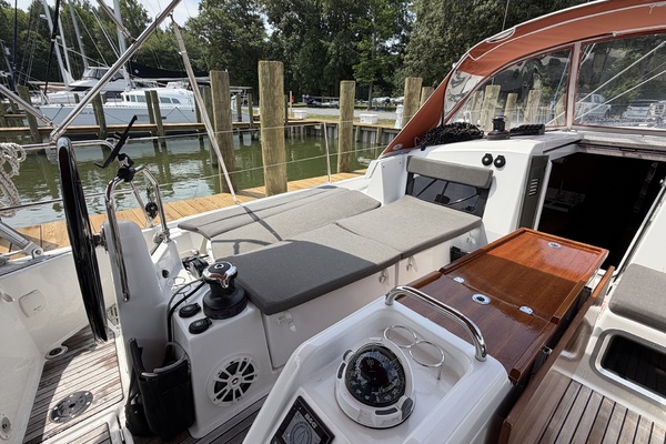Cinnamon Girl 44ft Jeanneau Yacht For Sale