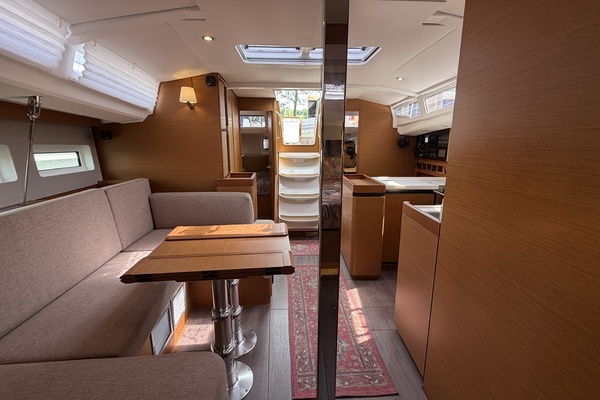 Cinnamon Girl 44ft Jeanneau Yacht For Sale