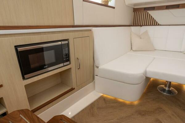 43ft Regal Yacht For Sale