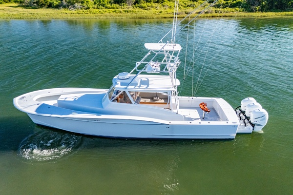 FLYING LOW 41ft Custom Carolina Yacht For Sale