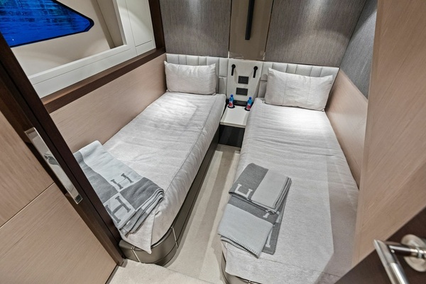ELLIGANCE 68ft Sunseeker Yacht For Sale