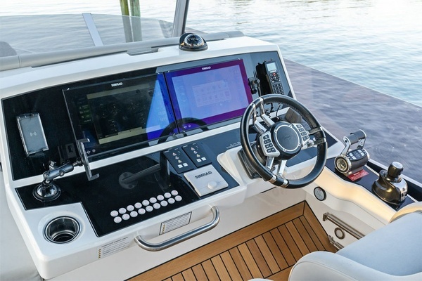 Sunseeker Manhattan 68 Yacht For Sale