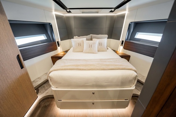 82ft Astondoa Yacht For Sale
