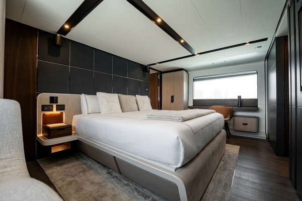 82ft Astondoa Yacht For Sale