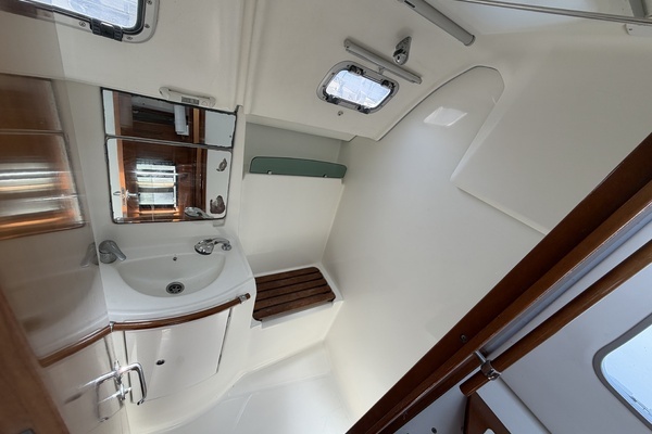 Photo of the 2007 Beneteau 343 "Amore"
