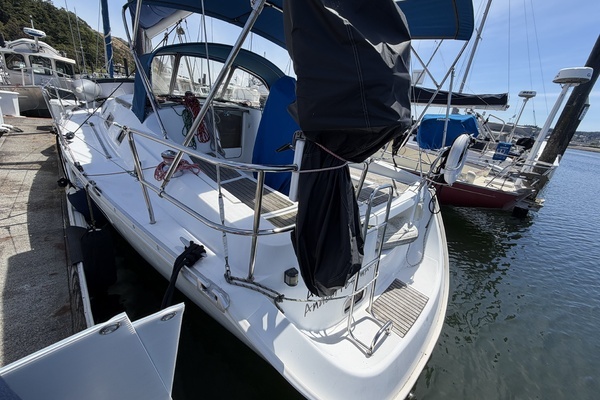 Photo of the 2007 Beneteau 343 "Amore"