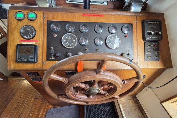 Stella Maris 39ft C  amp  L Yacht For Sale
