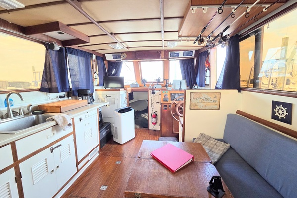 Stella Maris 39ft C  amp  L Yacht For Sale