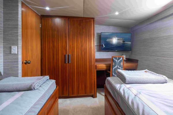 Sapphire Sea II 87ft Offshore Yachts Yacht For Sale