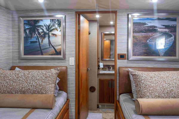 Sapphire Sea II 87ft Offshore Yachts Yacht For Sale
