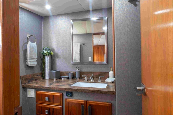 Sapphire Sea II 87ft Offshore Yachts Yacht For Sale