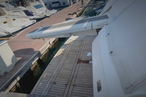 57ft Ferretti Yachts Yacht For Sale