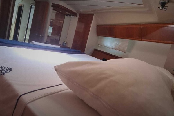 57ft Ferretti Yachts Yacht For Sale