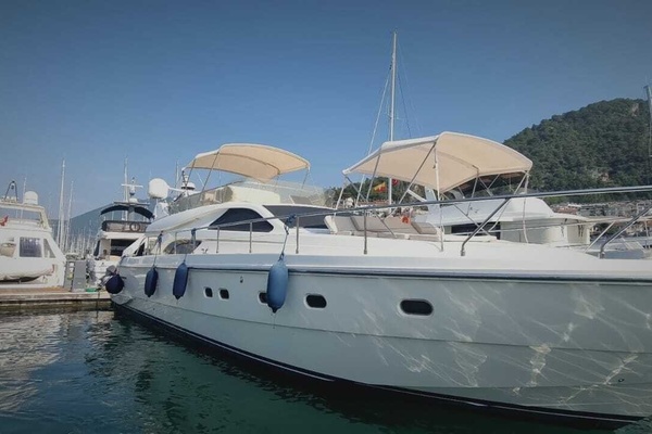 57ft Ferretti Yachts Yacht For Sale