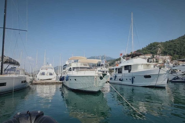 Ferretti Yachts  Yacht For Sale