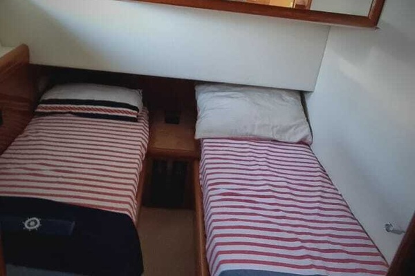 57ft Ferretti Yachts Yacht For Sale