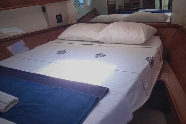 57ft Ferretti Yachts Yacht For Sale