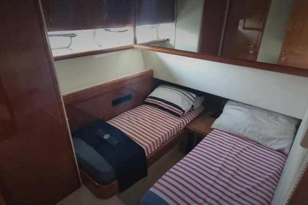 57ft Ferretti Yachts Yacht For Sale