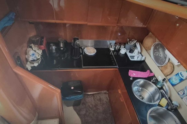 57ft Ferretti Yachts Yacht For Sale