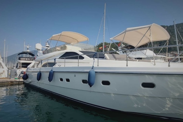 57ft Ferretti Yachts Yacht For Sale