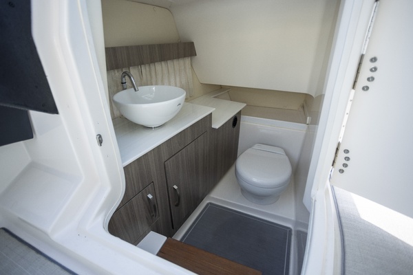 34ft Regal Yacht For Sale