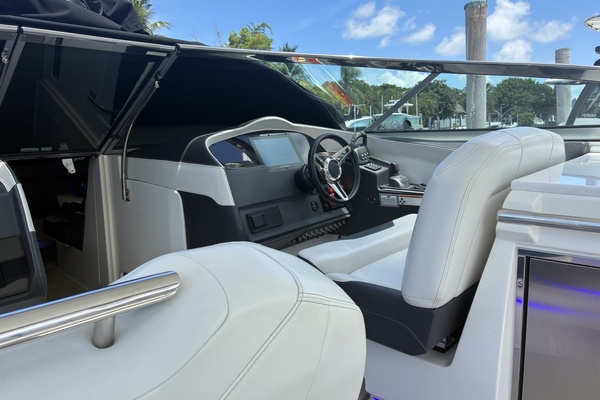 34ft Regal Yacht For Sale