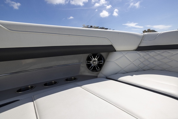 34ft Regal Yacht For Sale