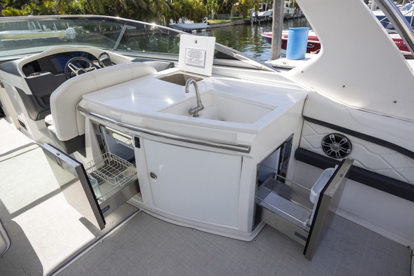 34ft Regal Yacht For Sale
