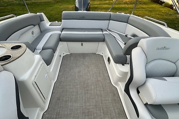 24ft NauticStar Yacht For Sale