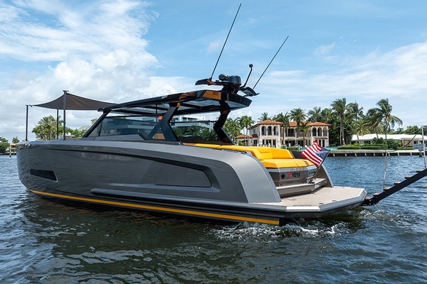 21 SUMMER 45ft Vanquish Yachts Yacht For Sale