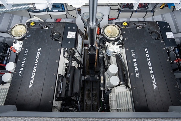 21 SUMMER 45ft Vanquish Yachts Yacht For Sale