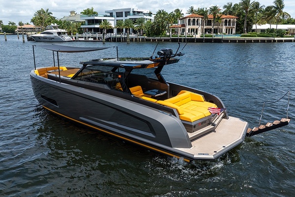 21 SUMMER 45ft Vanquish Yachts Yacht For Sale