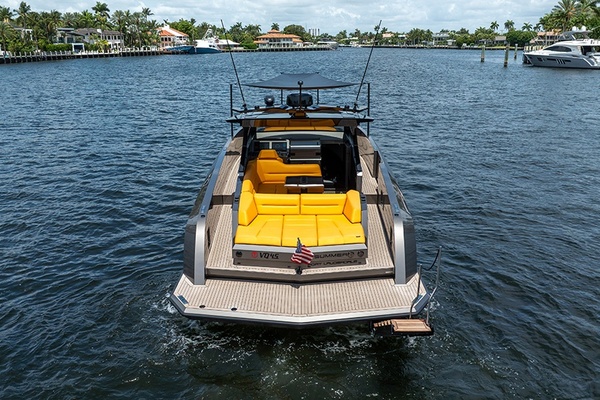 21 SUMMER 45ft Vanquish Yachts Yacht For Sale