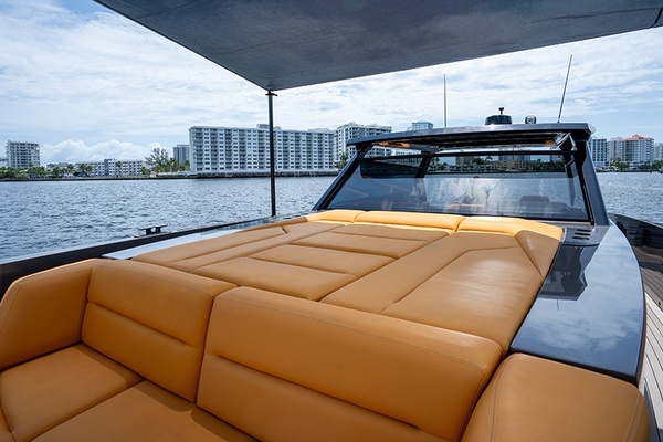 21 SUMMER 45ft Vanquish Yachts Yacht For Sale