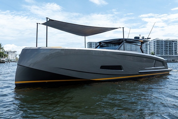 21 SUMMER 45ft Vanquish Yachts Yacht For Sale