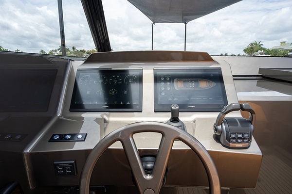 21 SUMMER 45ft Vanquish Yachts Yacht For Sale