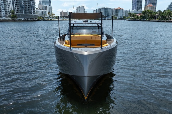 21 SUMMER 45ft Vanquish Yachts Yacht For Sale