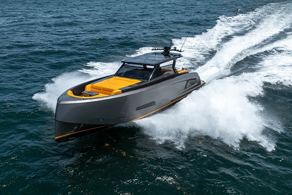 21 SUMMER 45ft Vanquish Yachts Yacht For Sale