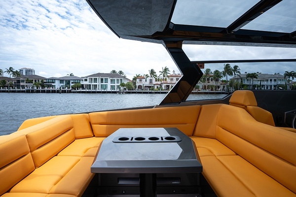21 SUMMER 45ft Vanquish Yachts Yacht For Sale