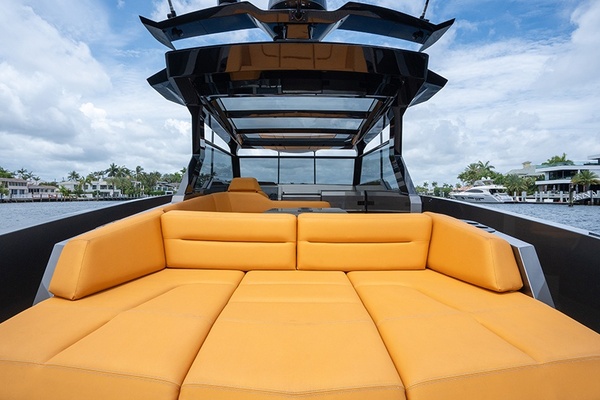 21 SUMMER 45ft Vanquish Yachts Yacht For Sale