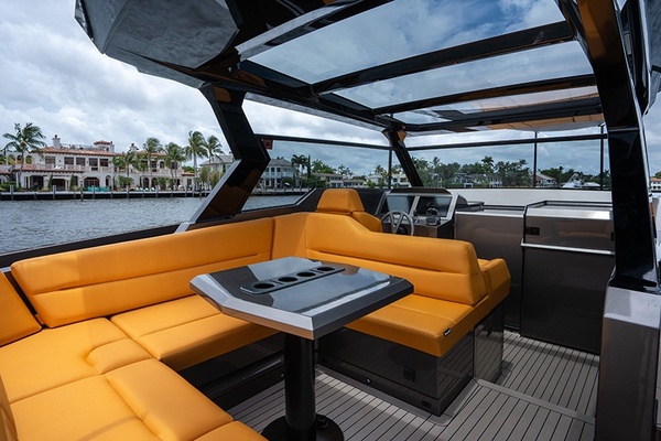21 SUMMER 45ft Vanquish Yachts Yacht For Sale