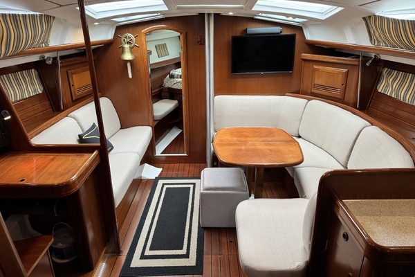 Beneteau 423 Yacht For Sale